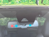 【トヨタセーフティセンス】走行中に前方の車両等を認識し、衝突しそうな時は警報とブレーキで衝突回避と被害軽減をアシスト。より安全にドライブをお楽しみいただけます。