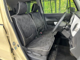 運転席まわりには十分なスペースがあり、大柄な方でもゆったり運転していただける環境です。