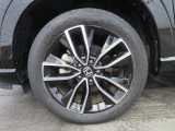 おしゃれは足元から!全体の印象をグッと引き締めるアルミホイールを装備しています★