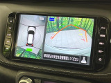 【アラウンドビューモニター】専用のカメラにより、上から見下ろしたような視点で360度クルマの周囲を確認することができます☆死角部分も確認しやすく、狭い場所での切り返しや駐車もスムーズに行えます。