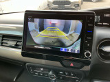 バックカメラ付きで駐車の際も安心です。