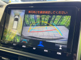 【パノラミックビューモニター】専用のカメラにより、上から見下ろしたような視点で360度クルマの周囲を確認することができます☆死角部分も確認しやすく、狭い場所での切り返しや駐車もスムーズに行えます。