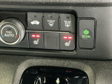 運転席/助手席シートヒーターで寒い日もすぐに温かくなり快適に過ごせます。2段階の温度調整が可能です