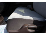 【助手席シート】シート状態は写真の通りです!その他気になることがあればお気軽にお問い合わせください!