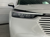 フルLEDヘッドライト、デイタイムランニングランプ付きです
