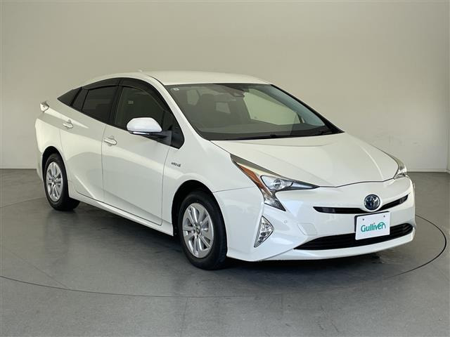 プリウス 1.8 S セーフティ プラス 4WD 修復歴無し