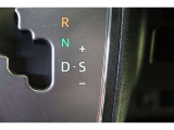 MTモード(シーケンシャルシフト)を装備しています。AT車でありながら、マニュアル感覚のシフトチェンジが可能です。ドライバーの変速操作に応えたアクティブな走りが楽しめます。