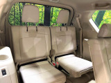 3列目シートはもちろん状態良好☆大人でもゆったりと座って頂けますので、大人数でのお出かけもラクラクです♪ご家族で、気の知れた仲間で、ドライブに行くのが楽しみですね♪