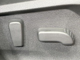 【パワーシート】スイッチ一つで簡単にシートの微調整が可能!電動だから力もいりません!快適なシートポジションにセットして、快適なドライブをお楽しみください。