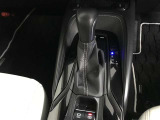 電動パーキングブレーキを搭載。スイッチ操作でパーキングブレーキを作動・解除することが可能ですので、操作の力が不要ですよ♪