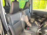 運転席シート廻りは使用感も少なく、良好な状態となっています。前オーナー様が丁寧に使っていたことがよくわかりますね。