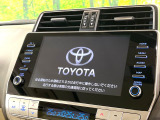 【メーカー純正ナビ】インテリアに溶け込むスタイリッシュな「専用設計」メーカーナビを装備♪視認性や操作性など基本性能にも優れ、より上質なカーライフをお楽しみいただけます。