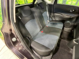 後部座席も気になるようなキズ・汚れやへたり等、大きなダメージはなく、良好な状態です。