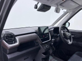 ダイハツのお店では、ダイハツ車を知り尽くしたプロフェッショナルが、専用の診断機器を使って各システムを点検しております。