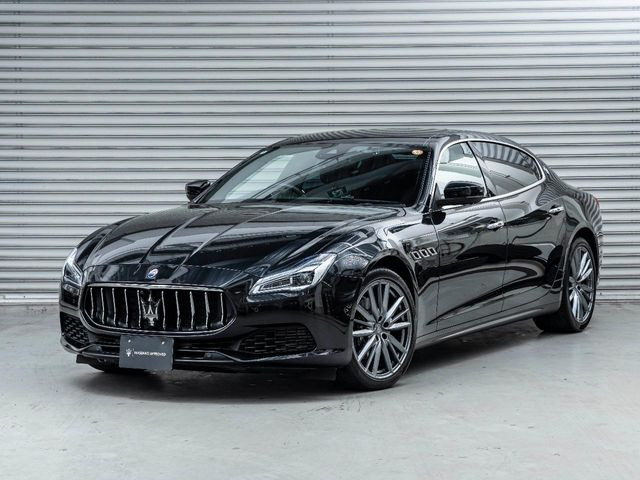 クアトロポルテ  ベースグレード