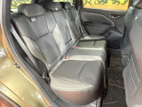 後部座席も気になるようなキズ・汚れやへたり等、大きなダメージはなく、良好な状態です。