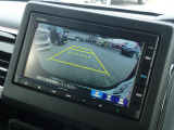バック駐車が苦手な方や、初めてのお車で不安な方でも後方をナビ画面に映してくれるので、ラクラク停められます。