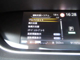 大型のスピードメーターは見やすく左側にはのアドバンスドドライブアシストディスプレイ(7インチカラーディスプレイ)を搭載。車両設定・燃費情報などが確認できます。