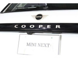 MINI認定中古車は360&deg;チェックリストに基づき徹底的にチェック致します。機械的箇所や電気系などを詳細に点検。交換基準に達した部品は整備した後にご納車致します。
