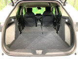 普段のお買い物や通勤、送迎等に十分な荷室スペースを確保しております。セカンドシートを倒すと、大きな荷物の積載も可能です♪