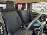 運転席シート廻りは使用感も少なく、良好な状態となっています。前オーナー様が丁寧に使っていたことがよくわかりますね。