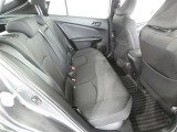 後部座席も当然、綺麗・清潔に仕上げております。内装の綺麗なお車は気持ちが良いですね。