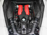 V8ツインターボエンジンからは、670cvのパワーを出力します。
