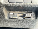 運転席右下にETCがついています。