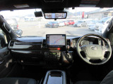 ■高速道路にて試乗走行を行い、THIRTY規定をクリアした車両のみの展示を徹底しています。