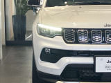 ショールームでは、認定中古車に加え、最新のニューモデルも各種取り揃えております。見学や試乗はもちろん、専門スタッフによるアドバイスなど、様々なサービスを通して、「ジープのある生活」をご体感いただけます