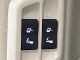 【電動格納サードシート】3列目はスイッチ一つでラクラク収納!荷物が多い時など座席を収納スペースに変更する際も、力は必要ありません!お子様でも簡単に操作していただけます!