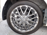 アルミホイールはホンダ純正なので安心!しかも車のデザインにもマッチしています。