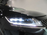 アクティブLEDヘッドライトシステムです対向車や先行車に照射しないよう自動でハイビームの照射範囲を切り替えます 夜間走行時とても役立ちます