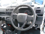 もしもの時の安全装備も充実!!スアマートアシスト&運転席/助手席エアバック&ABS&安全ボディー&ESC(横滑り防止)付きで安心です!!!