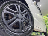 【14インチアルミホイール】外観にマッチしたアルミホイールを装着しております。各種アルミホイールや、スタッドレスタイヤも取扱いしております。是非ご相談ください♪