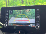 【バックカメラ】駐車時に後方がリアルタイム映像で確認できます。大型商業施設や立体駐車場での駐車時や、夜間のバック時に大活躍!運転スキルに関わらず、今や必須となった装備のひとつです!