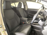 厚みがあって、座り心地のいいシート。運転席も助手席もリラックスしてゆったりと座れます。