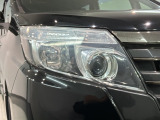 LEDヘッドライトは、点灯の瞬間から最大光量を発揮し、突然暗くなるトンネルなどでの安定感を高めます。