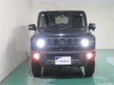 明度の高いLEDヘッドライトで、夜間の運転も安心です。