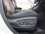 パワーシート搭載。微妙な調整が手軽にでき、ピッタリなポジションで運転することが可能です。