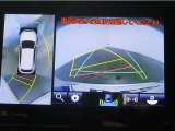 パノラミックビューモニター付きです。車両を上から見た様な映像をディスプレイオーディオ画面に表示。運転席からの目視だけでは見にくい、車両周辺の状況をリアルタイムでしっかり確認出来ます。