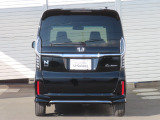 【Honda SENSING装備】ミリ波レーダーとカメラを用いた先進の安全運転支援システムです。衝突軽減ブレーキに始まり、車線維持システム、標識認識機能などの支援で安全運転をサポート致します。