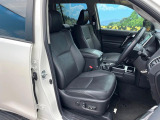 運転席シート廻りは使用感も少なく、良好な状態となっています。丁寧に使われていたことがよくわかりますね。