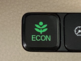 ★ECONスイッチ★ エコドライブを加速しよう!スイッチをONにすると、運転の仕方によるロスを抑え込み燃費をよくするようクルマが頑張ります(*^ー^*)燃費向上にチャレンジ♪