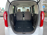 普段のお買い物や通勤、送迎等に十分な荷室スペースを確保しております。セカンドシートを倒すと、大きな荷物の積載も可能です♪