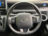 【純正革巻きステアリング】上質な革を使用することで、手にしっかり馴染みとても運転しやすいハンドルです♪