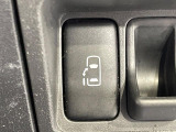 【パワースライドドア】スマートキーや運転席のスイッチでスライドドアの開閉が可能♪電動だから力を入れてドアを開ける必要が無く、小さいお子様でも、重い荷物を持っている時もラクに開け閉めできます♪