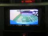 車両後方の映像を映すバックモニター。進路を確認しながら安全に車庫入れできます。