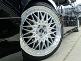 新品19インチアルミホイール!タイヤも新品に交換済!ランニングコスト良く乗っていただけます☆
