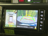 【パノラミックビューモニター】専用のカメラにより、上から見下ろしたような視点で360度クルマの周囲を確認することができます☆死角部分も確認しやすく、狭い場所での切り返しや駐車もスムーズに行えます。